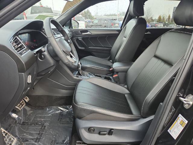Used 2024 Volkswagen Tiguan SE R-Line image 5