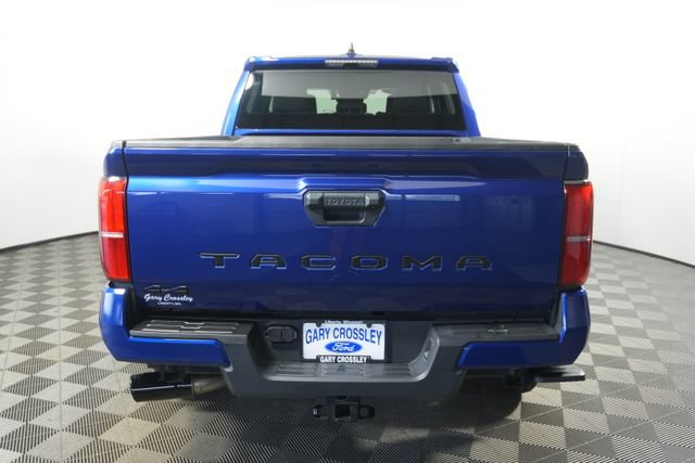 Used 2024 Toyota Tacoma TRD Sport AWD/4WD image 4