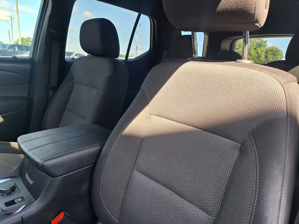 Used 2023 Chevrolet Traverse LT FWD image 19