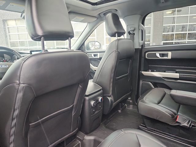 Certified 2022 Ford Explorer XLT w/ Equipment Group 202A AWD/4WD image 24