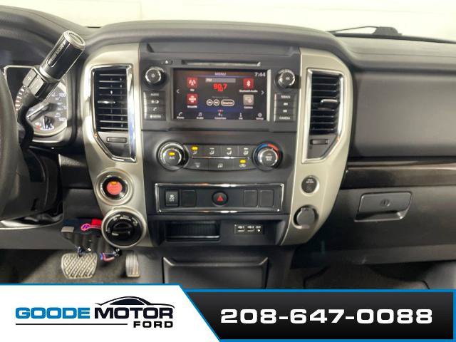 Used 2019 Nissan Titan SV AWD/4WD image 16