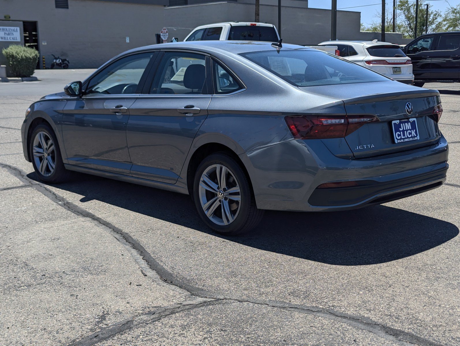 Used 2024 Volkswagen Jetta SE FWD image 4