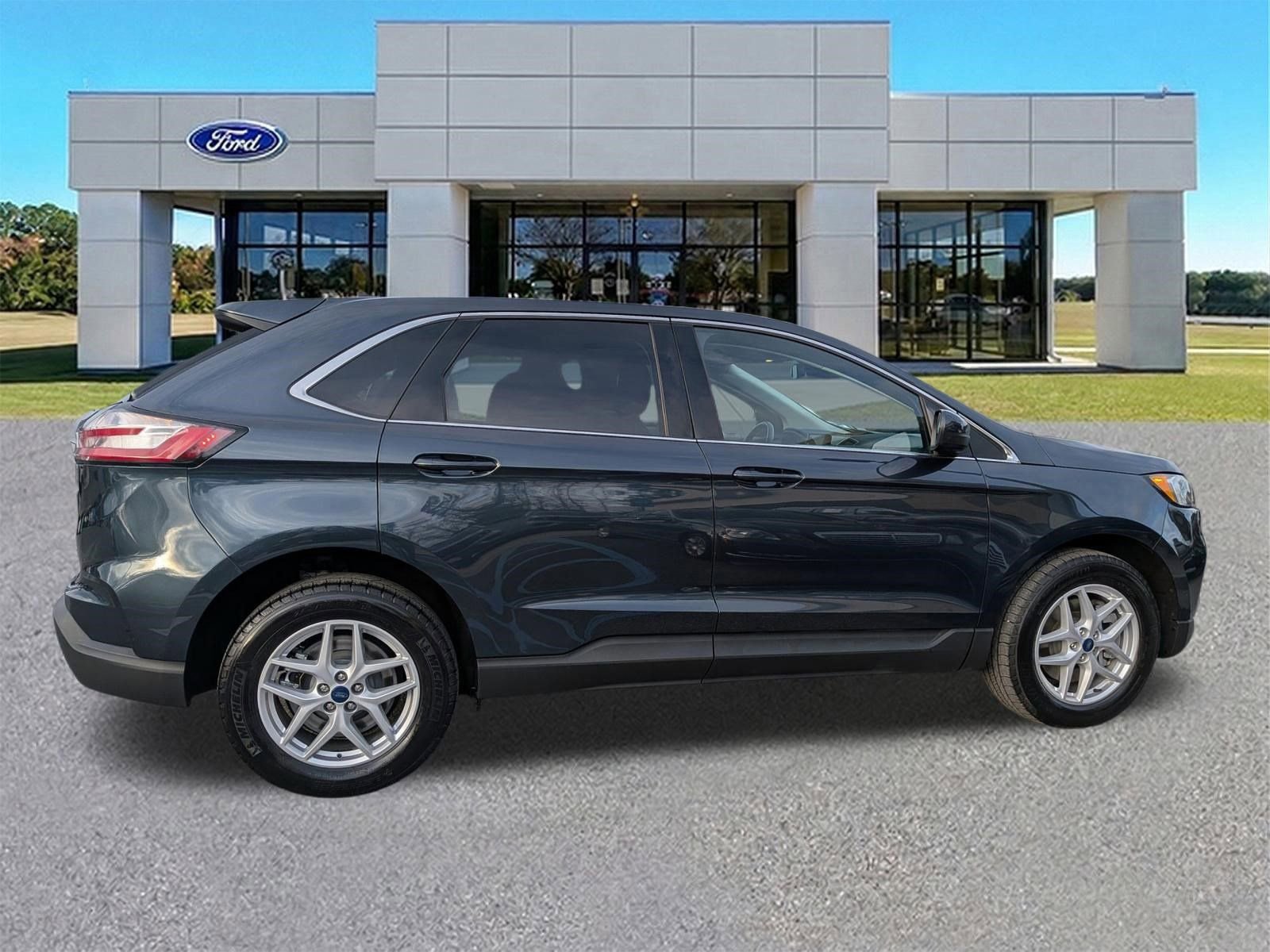 Certified 2022 Ford Edge SEL w/ Convenience Package image 6