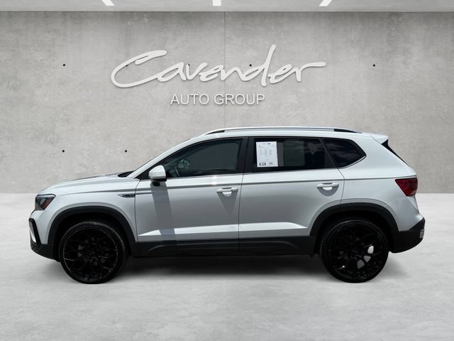 Used 2024 Volkswagen Taos SE FWD image 14