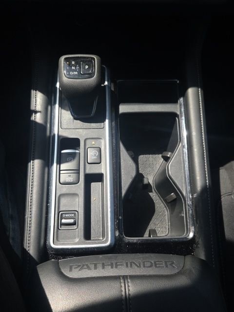 Used 2025 Nissan Pathfinder SV FWD image 34