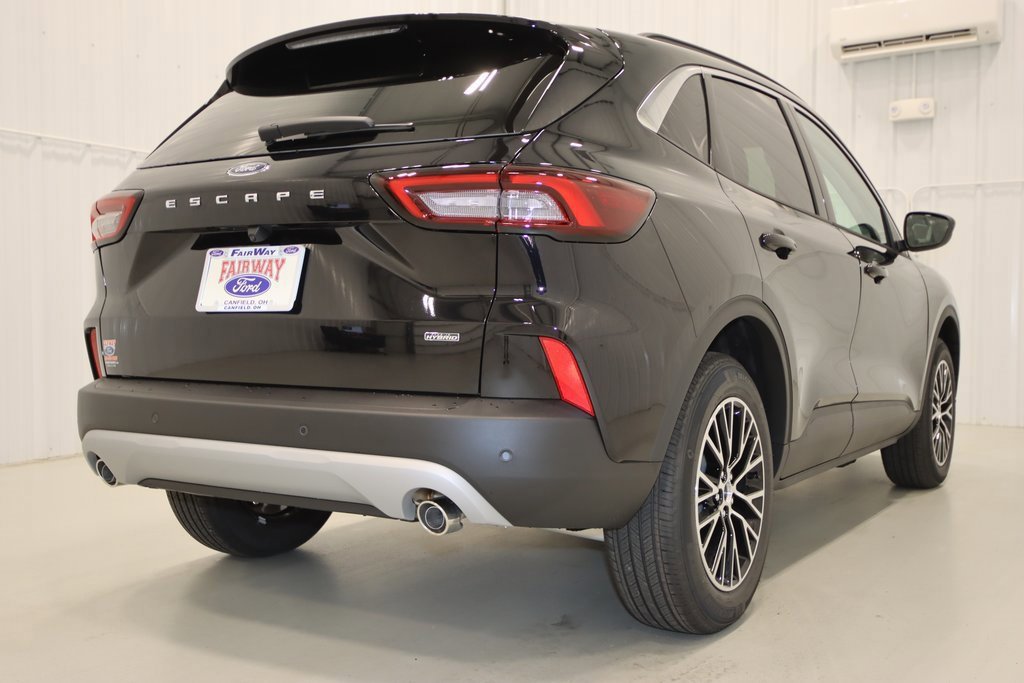 Certified 2024 Ford Escape SE image 12