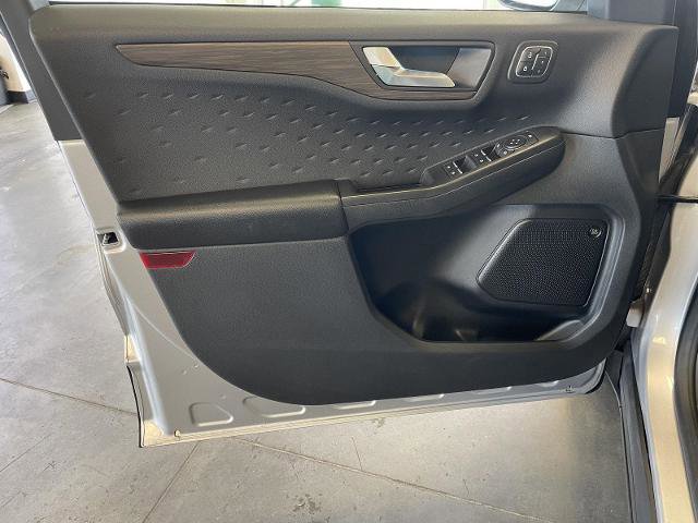 Certified 2020 Ford Escape Titanium w/ Titanium Premium Package 2.0 image 16