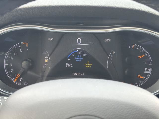 Used 2020 Jeep Grand Cherokee Limited AWD/4WD image 32