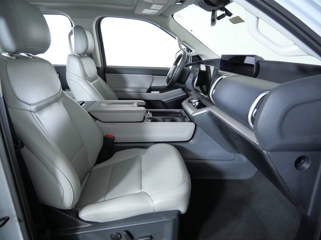 Certified 2025 Ford Expedition Active AWD/4WD image 12