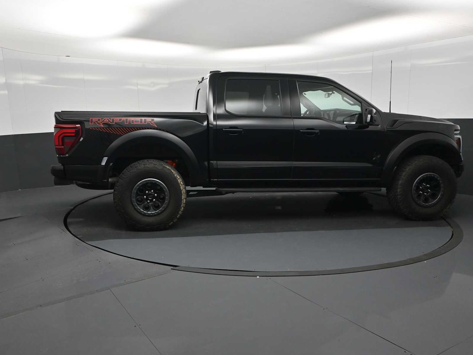 Certified 2025 Ford F150 Raptor AWD/4WD image 9