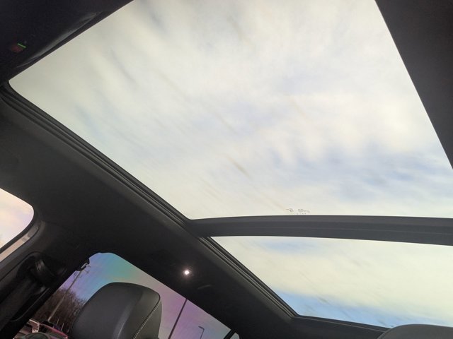 Used 2024 Volkswagen Tiguan SE R-Line image 28