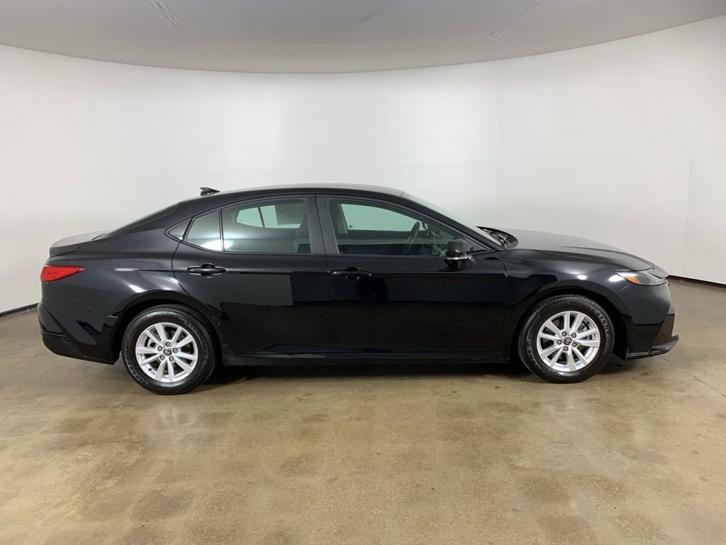 Used 2025 Toyota Camry LE FWD image 7