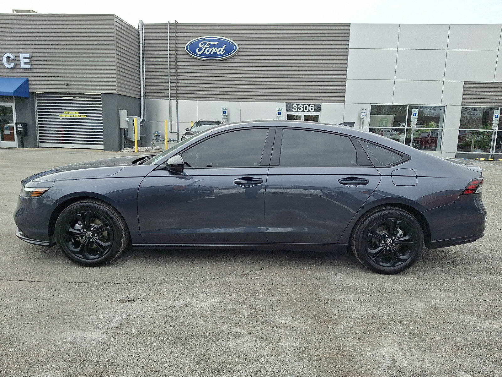 Used 2025 Honda Accord SE image 9