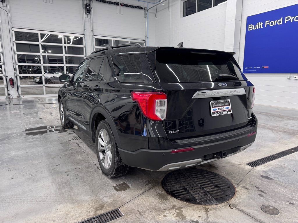 Certified 2023 Ford Explorer XLT w/ Equipment Group 202A AWD/4WD image 8