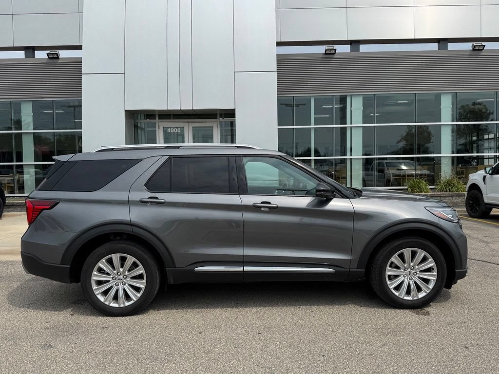 Certified 2025 Ford Explorer Platinum w/ LUX Leather Package AWD/4WD image 38