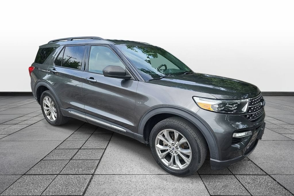 Certified 2020 Ford Explorer XLT w/ Equipment Group 202A AWD/4WD image 3