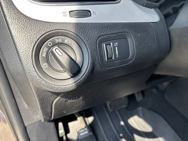 Used 2020 Dodge Journey SE w/ SE Popular Equipment Group FWD image 16