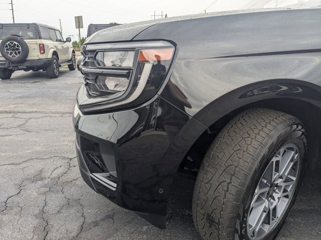 Certified 2025 Ford Expedition Max Active AWD/4WD image 5