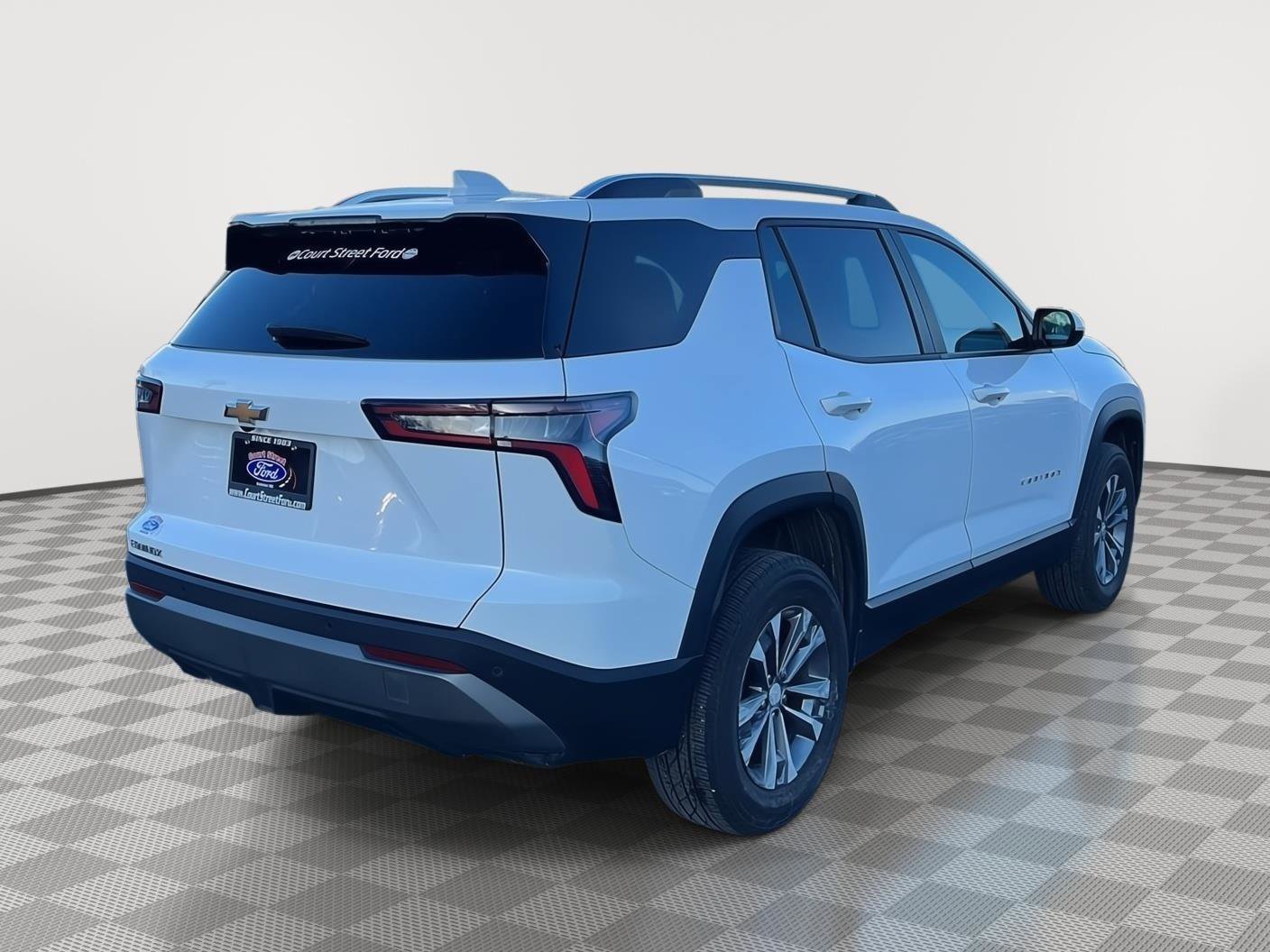 Used 2025 Chevrolet Equinox LT w/ Convenience Package II image 5