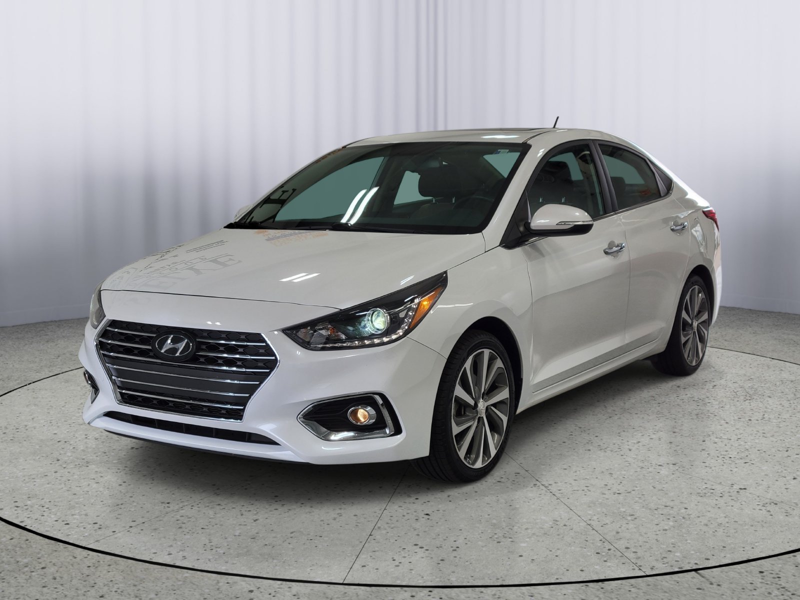 Used 2022 Hyundai Accent Limited FWD image 4