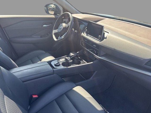 Used 2023 Nissan Rogue SV w/ SV Premium B Package AWD/4WD image 3