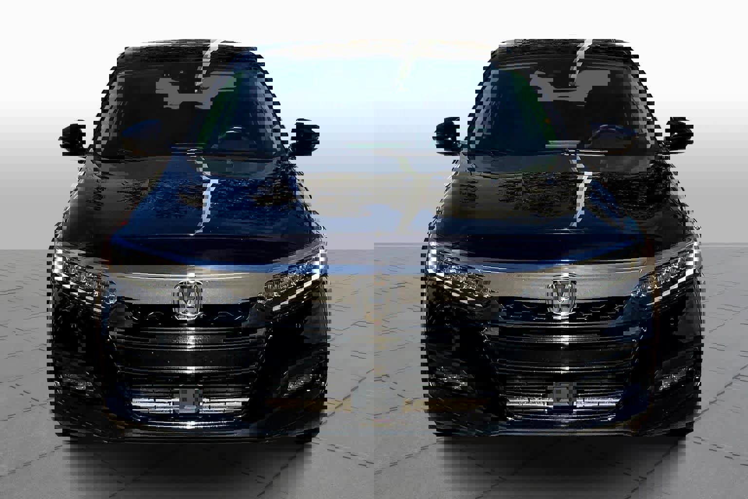 Used 2018 Honda Accord Touring image 6