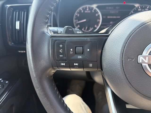 Used 2022 Nissan Pathfinder SV FWD image 39