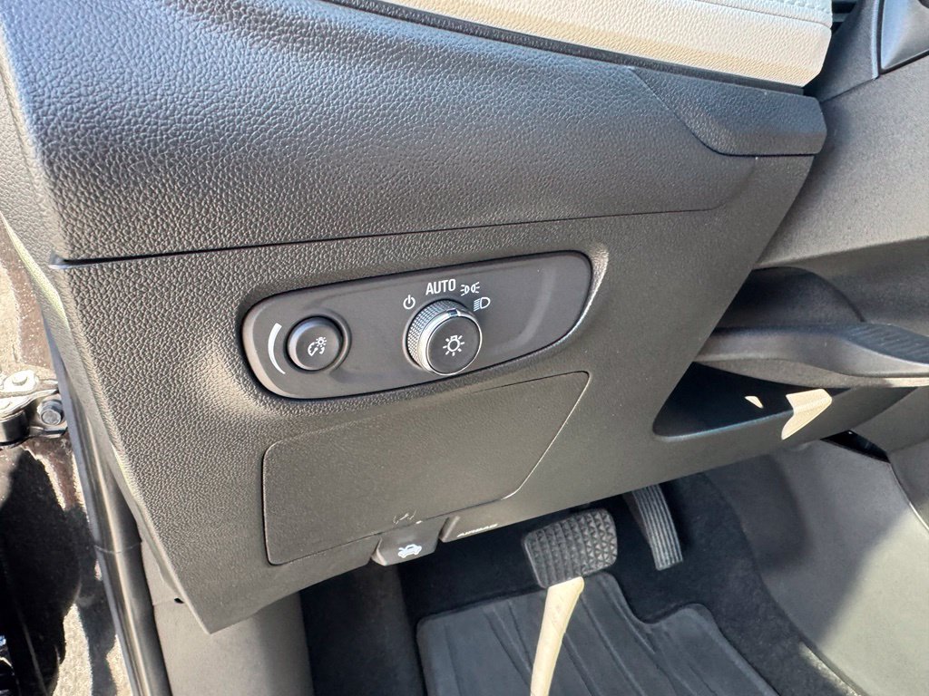 Used 2024 Buick Encore GX Avenir w/ Avenir Technology Package FWD image 12