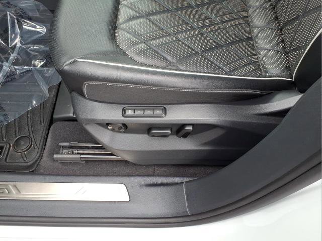 Used 2024 Volkswagen Atlas SEL Premium R-Line image 21