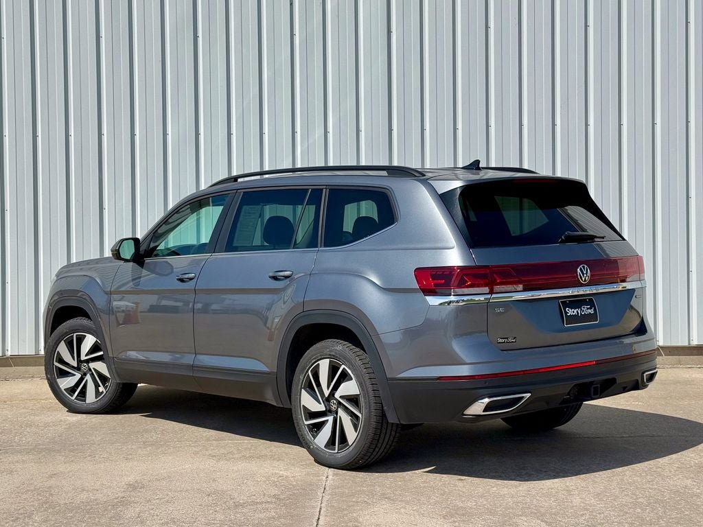Used 2025 Volkswagen Atlas SE AWD/4WD image 4