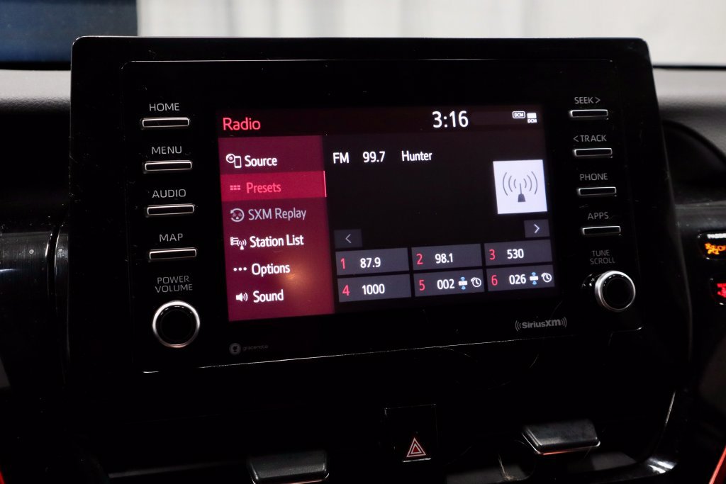 Used 2023 Toyota Camry SE FWD image 3