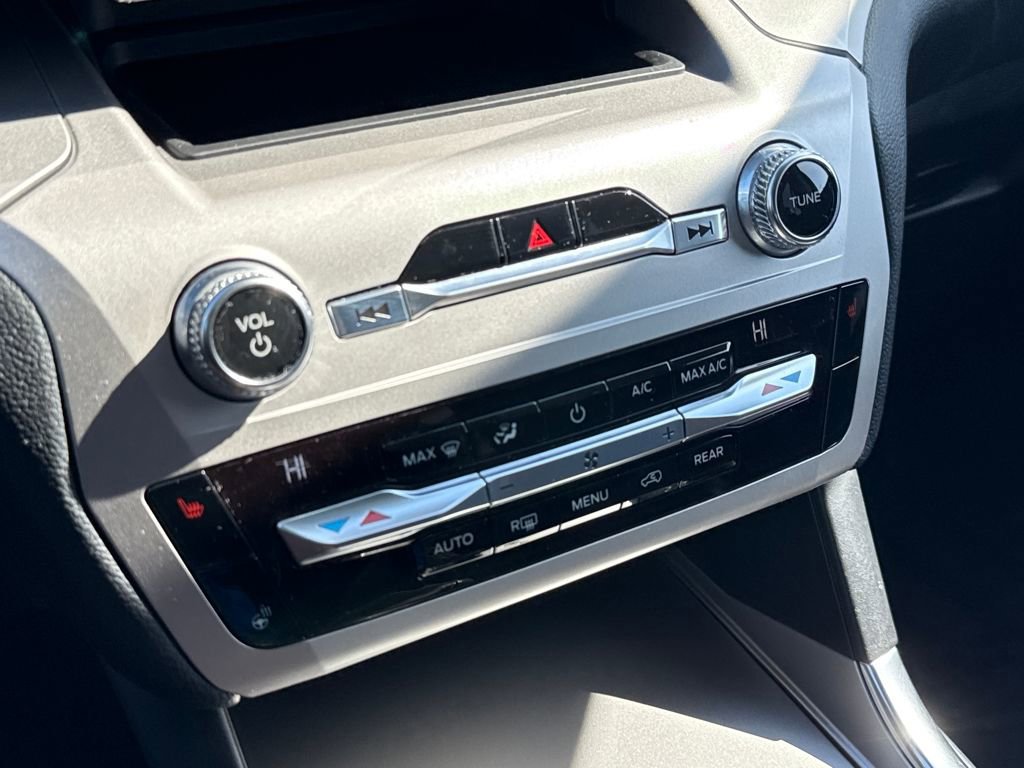 Certified 2020 Ford Explorer XLT w/ Equipment Group 202A image 24