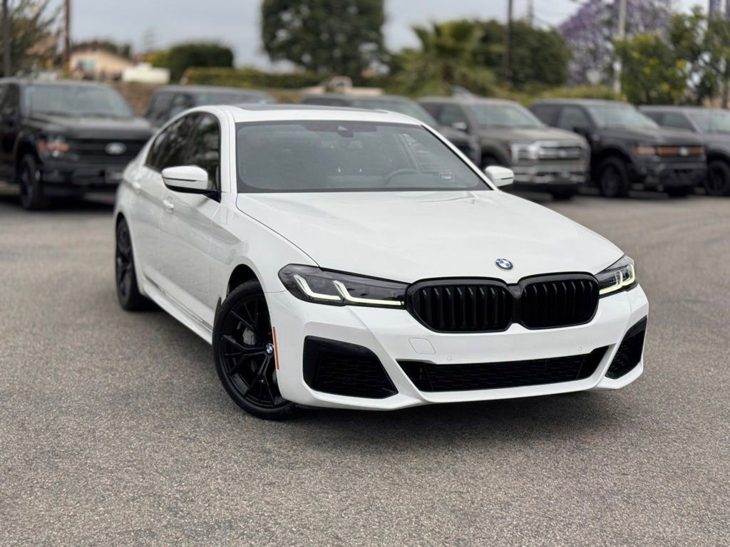 Used 2021 BMW 540i w/ M Sport Package RWD image 2