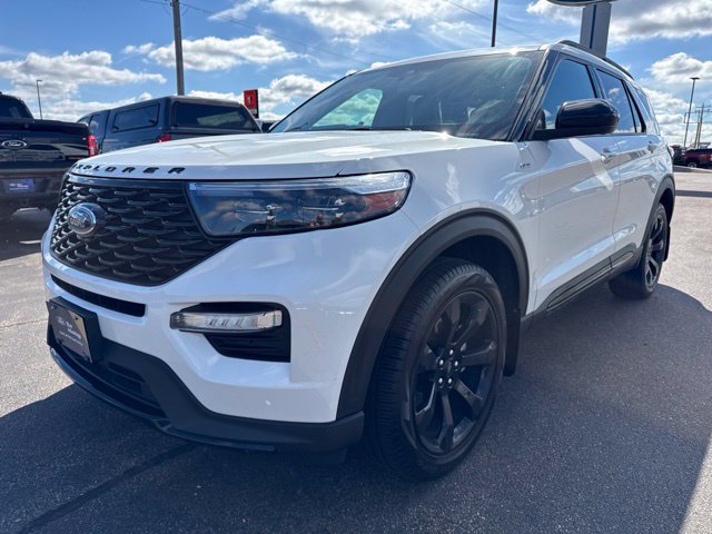 Certified 2023 Ford Explorer ST-Line w/ Class IV Trailer Tow Package AWD/4WD image 3