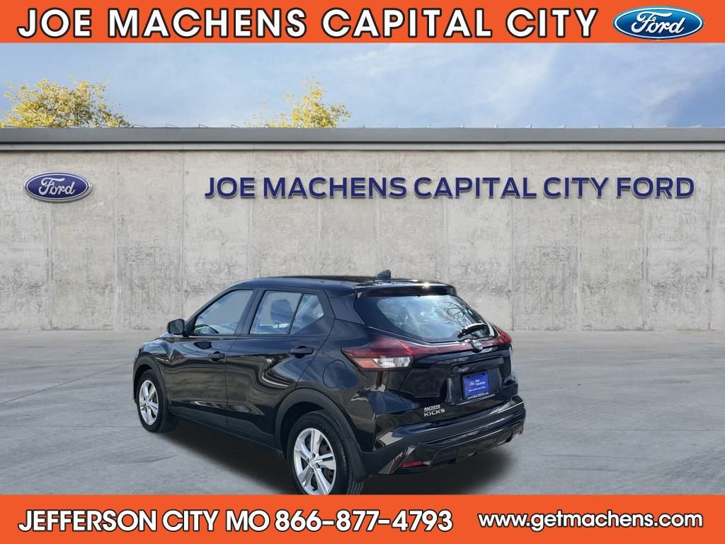 Used 2022 Nissan Kicks S image 3
