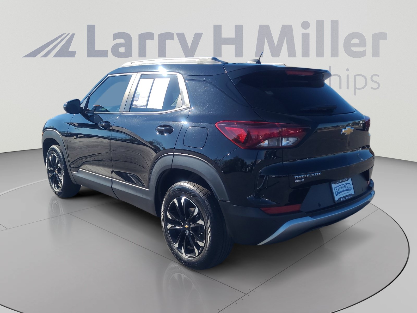 Used 2022 Chevrolet TrailBlazer LT w/ Driver Confidence Package AWD/4WD image 3