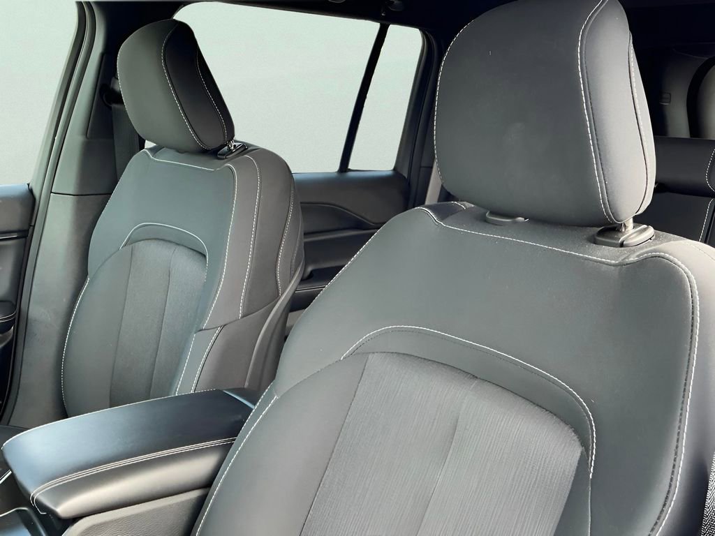 Used 2025 Jeep Grand Cherokee Laredo w/ Trailer Tow Package image 26