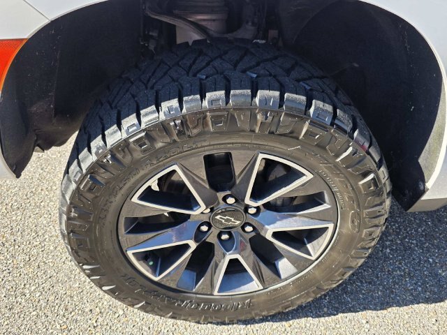 Used 2022 Chevrolet Tahoe Z71 w/ Z71 Off-Road Package AWD/4WD image 10