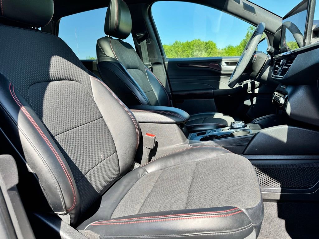 Certified 2023 Ford Escape ST-Line Select w/ Tech Pack #2 AWD/4WD image 16