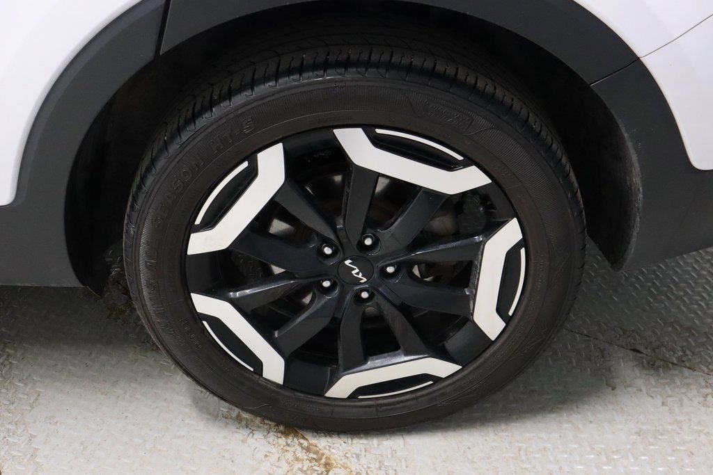 Used 2023 Kia Telluride EX w/ EX Captain's Chair Package image 20