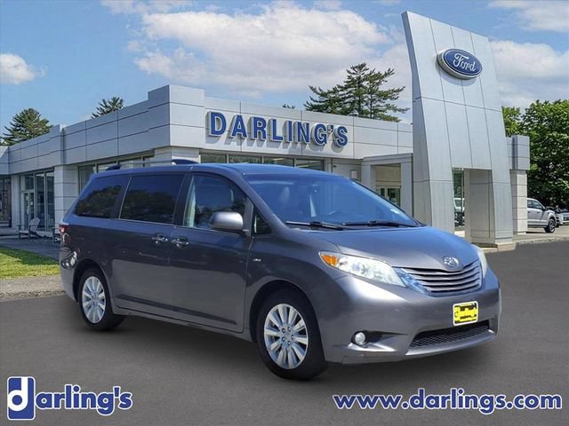 Used 2017 Toyota Sienna XLE w/ XLE Navigation Package AWD/4WD image 3