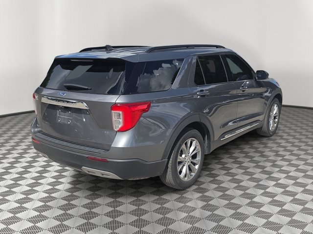 Certified 2023 Ford Explorer XLT w/ Equipment Group 202A RWD image 6