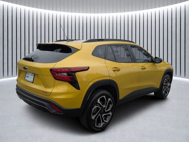 Used 2024 Chevrolet Trax RS w/ Sunroof Package image 4