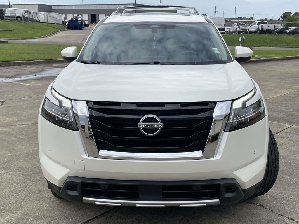 Used 2024 Nissan Pathfinder Platinum w/ Cargo Package AWD/4WD image 8