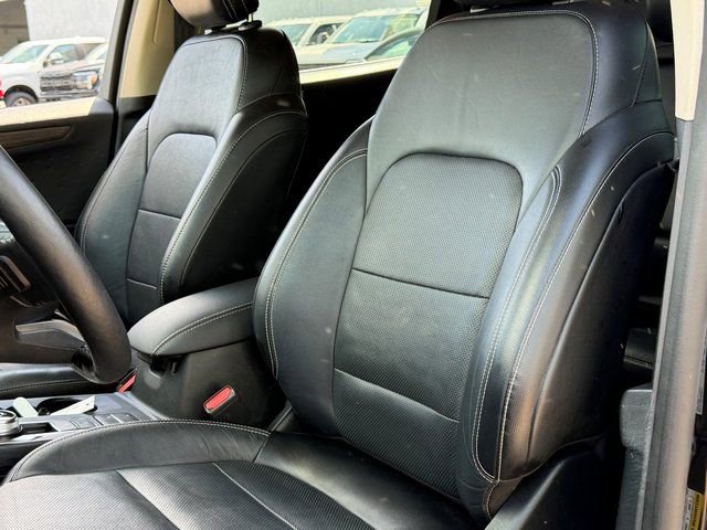 Certified 2020 Ford Escape Titanium AWD/4WD image 8