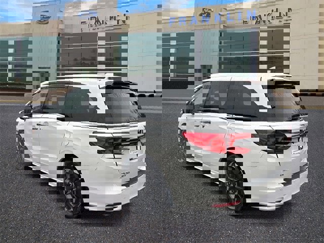Used 2023 Honda Odyssey Elite image 3