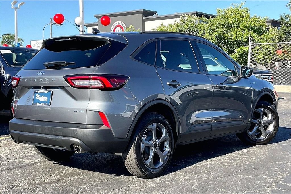 Certified 2025 Ford Escape ST-Line AWD/4WD image 12