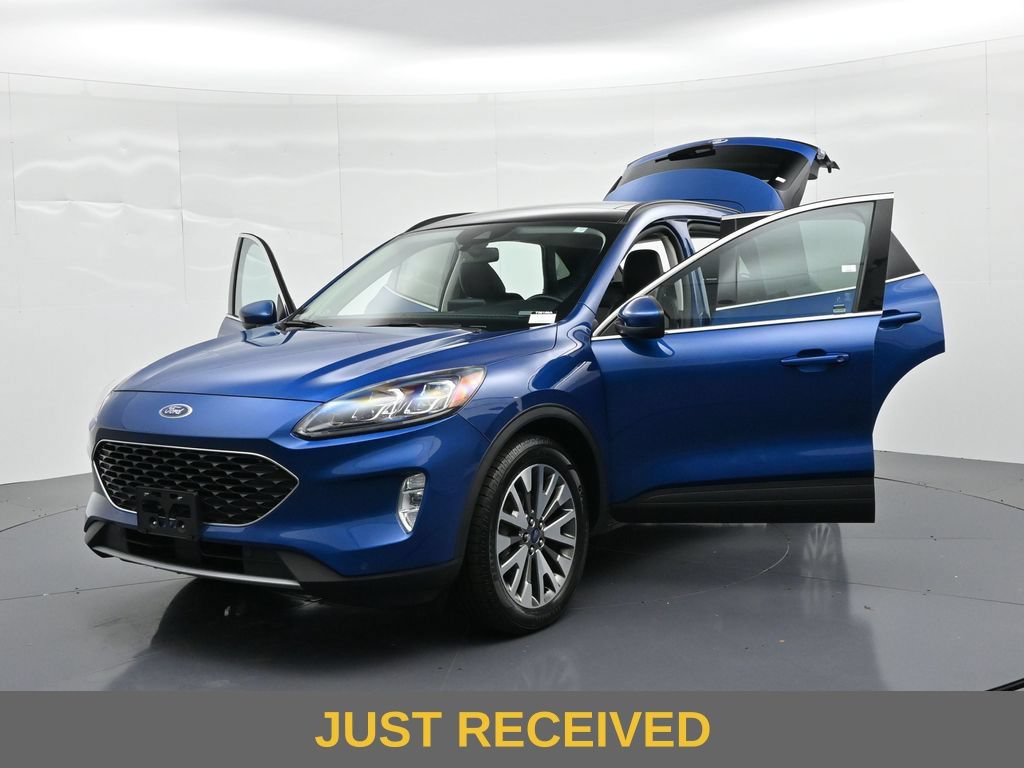 Certified 2022 Ford Escape Titanium w/ Class II Trailer Tow Package AWD/4WD image 25