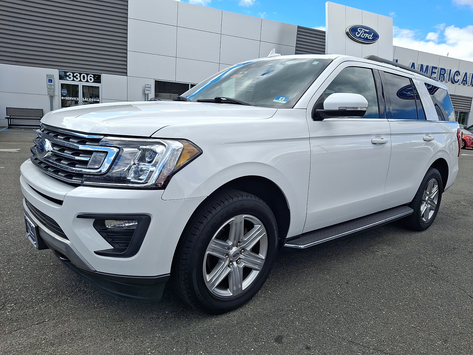Certified 2020 Ford Expedition XLT w/ Equipment Group 202A AWD/4WD image 5