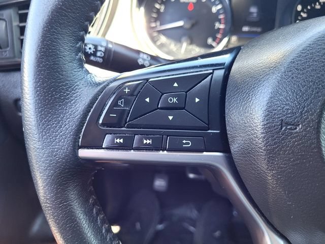 Used 2019 Nissan Rogue SV FWD image 24